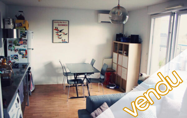 Type 2 | Vendu | Centre |40m2 | | Parking | Terrasse 20m2