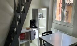 Type 1 | Loué | Hyper centre | Meublé | 20m2 | Duplex | Cour intérieur | Calme